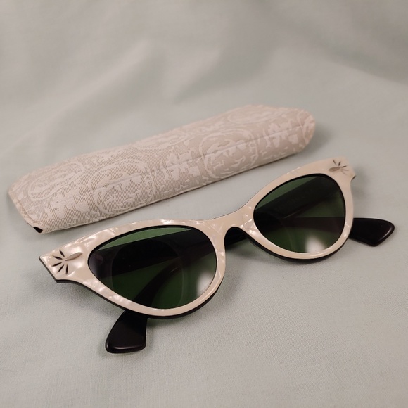 Ray-Ban Accessories - True Vintage RAY-BAN B&L Cats Eye Sunglasses +Case